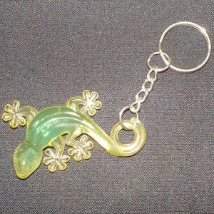 LIZZARD KEYCHAIN CHANGES COLOR IN THE SUN